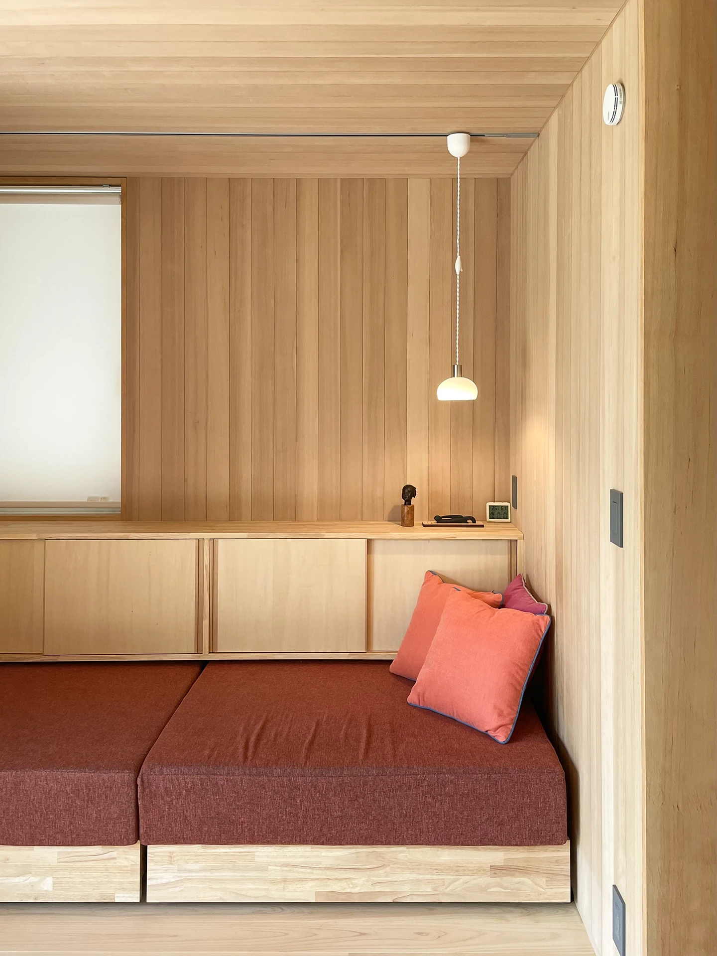 小竹町の家_09_ソファでくつろげるリビング空間