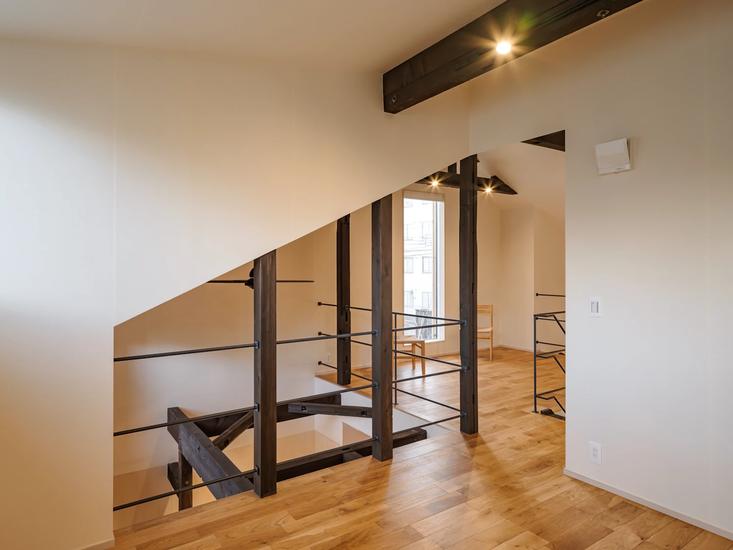 春日井のモデルハウス_12_吹き抜け空間のある2階スペース